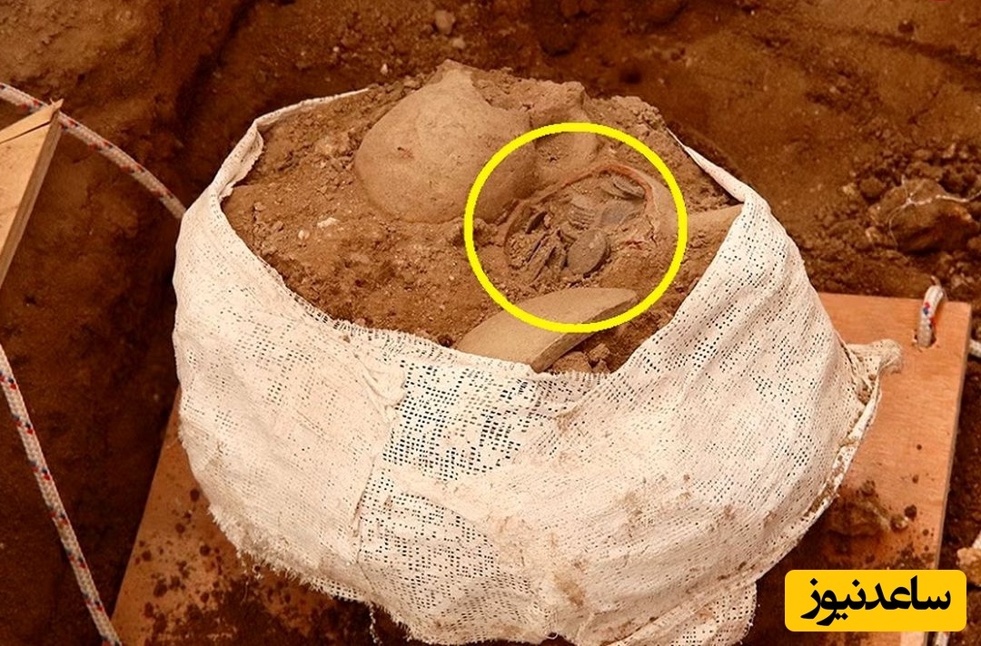 گنج سکّه‌های 600 ساله از زیر دیوار قدیمی بیرون آمد