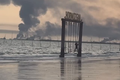 تاب‌بازی در میان دود و آتش در بندرعباس/ شیربچه های ایران نماد شجاعت در دل جنگ+فیلم