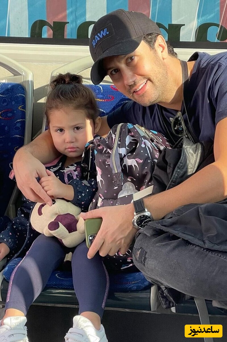 خواب شیرین نبات استخری در ماشین! چه مژه های بلندی داره خوشگل خانوم😍😍😍