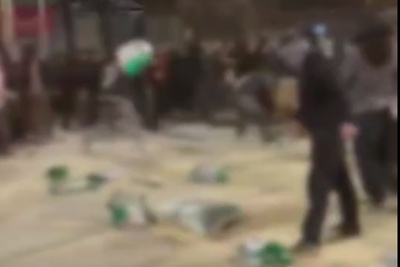 (فیلم) پاشیدن برنج‌های فروشگاه به کف خیابان در آبدانان ایلام؛ این‌ها دغدغه معیشت دارند؟!