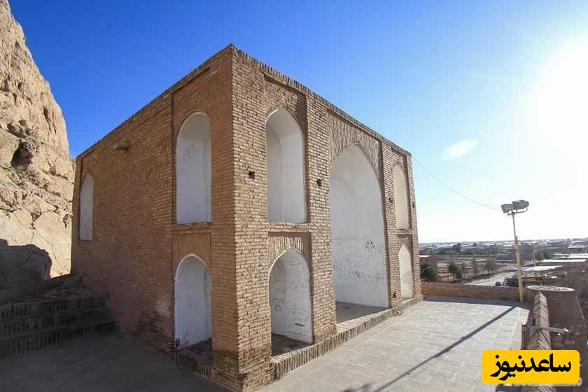 تخت درگاه قلی بیگ 