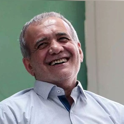 پوشش غیرمنتظره پزشکیان در جلسه رسمی: مسعود پزشکیان با تی‌شرت به جمع وزار آمد + عکس