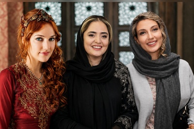 ببینید| خاطره جالب حدیث میرامینی از پشت‌صحنه «ستایش»؛ وقتی مادرش با دیدن او و نرگس محمدی در رامسر، یاد «خرم‌سلطان» افتاد!