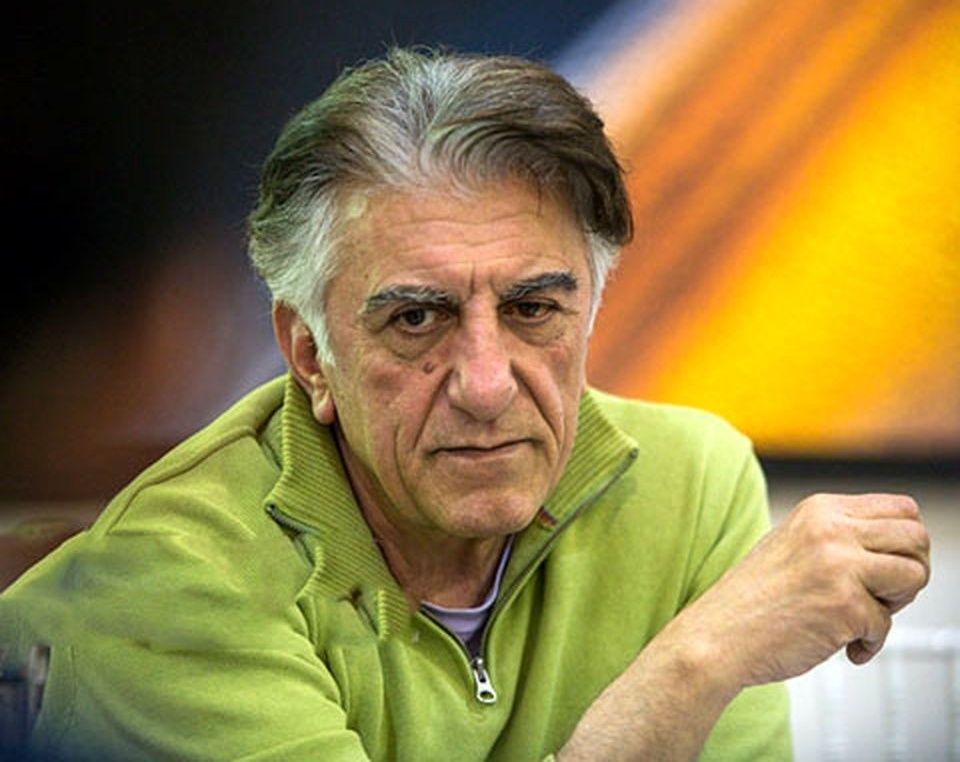 حضور رضا کیانیان بازیگر سینما در بین امدادگران هلال احمر +ویدئو