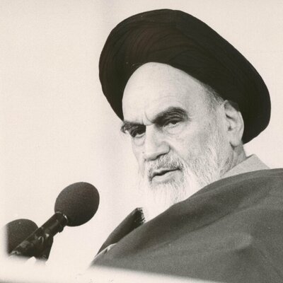 امام خمینی: بعضی از اهل جهنم از تعفن بعضی روحانیون در عذاب هستند