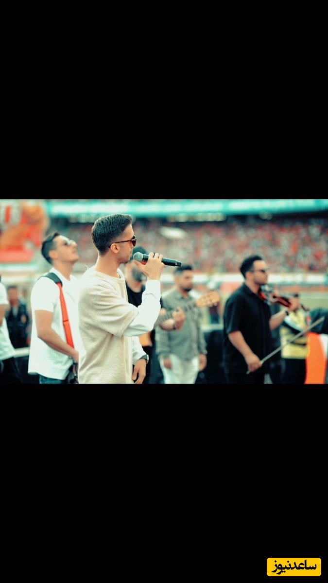 (ویدیو) اجرای باشکوه و مجلل زانکو در استادیوم ورزشی آزادی با بازی فوتبال تیم پرسپولیس و استقلال با آهنگ بریم آقا / محشره🧡😍👌