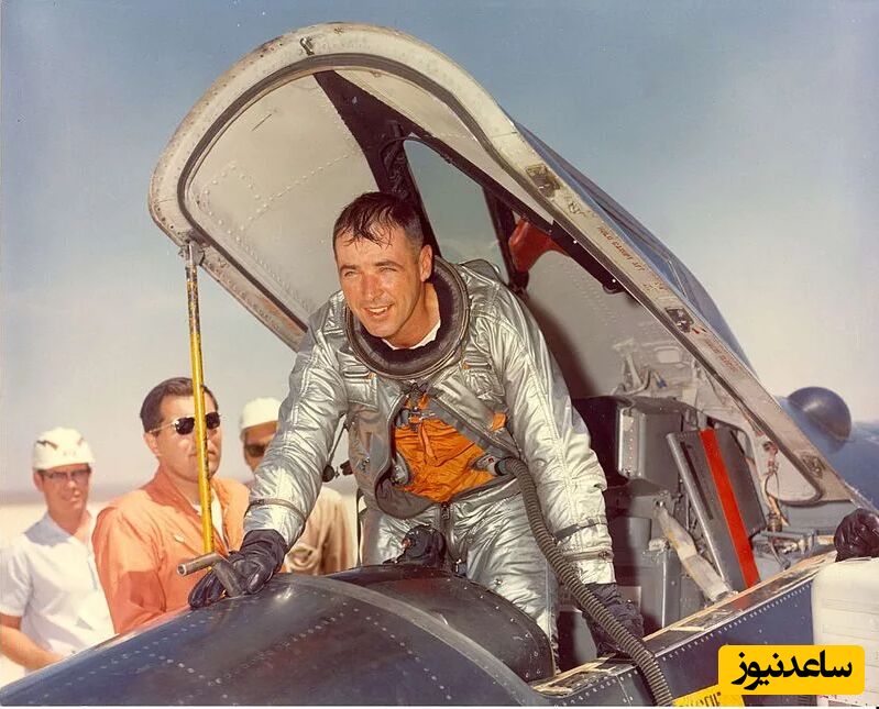 رابرت وایت پس از فرود در پرواز رکوردشکن خود با هواپیمای ایکس-15