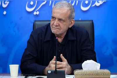 عضو هیأت امنای بازار تهران خطاب به پزشکیان: پارسال کاسبی خیلی خوبی نداشتیم، حداقل در مالیات‌ها مراعات ما را بُکُنید+فیلم