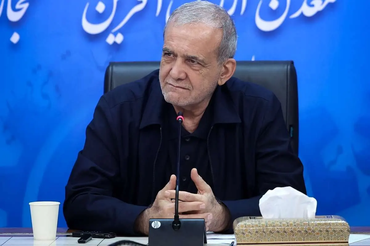 عضو هیأت امنای بازار تهران خطاب به پزشکیان: پارسال کاسبی خیلی خوبی نداشتیم، حداقل در مالیات‌ها مراعات ما را بُکُنید+فیلم