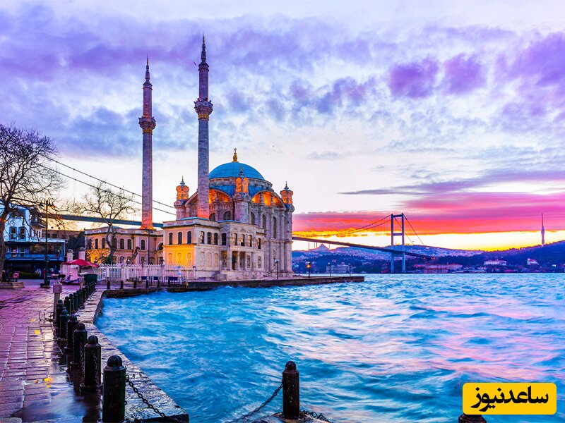 نمایی فوق العاده زیبا از پل بسفر که قسمت آسیایی  استانبول را به اروپا متصل میکند.