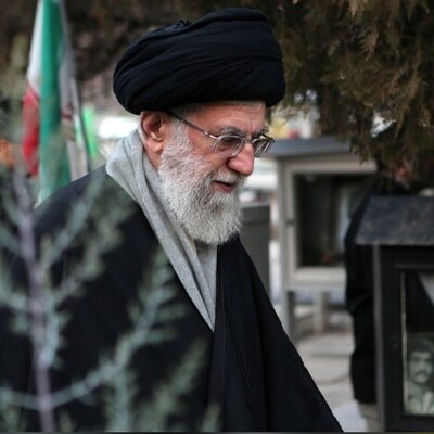 نگاهی به خانه ابدی ساده و بدون تجملات پدر رهبر شهید انقلاب؛ مزاری بدون سنگ قبر گرانقیمت و عاری از تشریفات