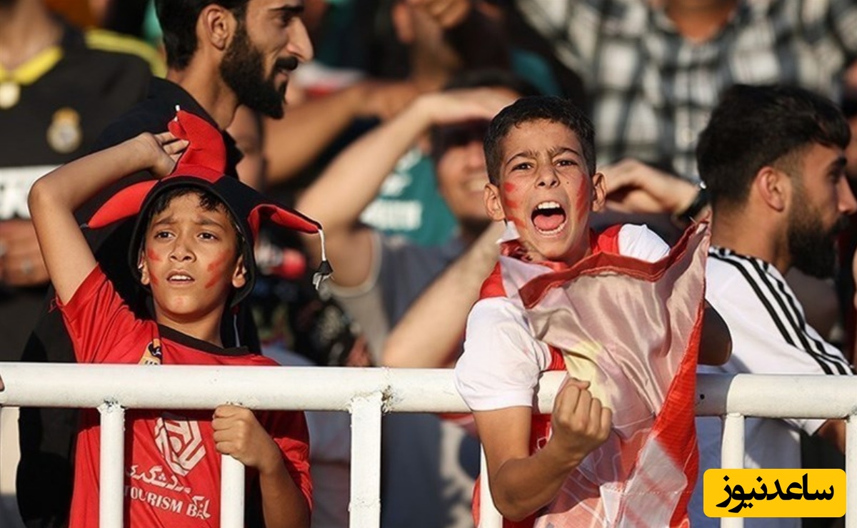 شور و هیجان در خیابان‌ها! کودکان پرسپولیسی اتوبوس تیم را متوقف کردند
