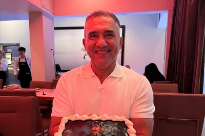 (ویدیو) نوستالژی خنده دار؛ جشن تولد احمدرضا عابدزاده باحضور تمامی اهالی سینما و فوتبال/ کریم باقری و علی دایی از جون و دل مایه گذاشتند!