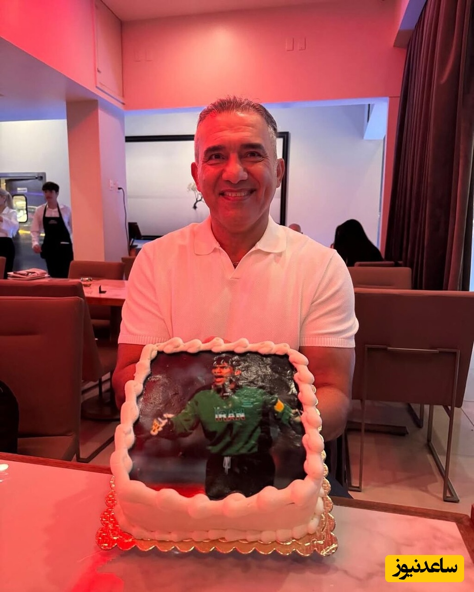 (ویدیو) نوستالژی خنده دار؛ جشن تولد احمدرضا عابدزاده باحضور تمامی اهالی سینما و فوتبال/ کریم باقری و علی دایی از جون و دل مایه گذاشتند!