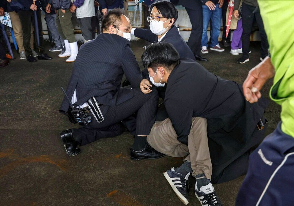 حمله با یک بمب به نخست وزیر ژاپن+ عکس و فیلم