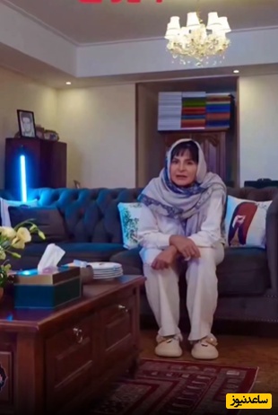 نگاهی به چیدمان منزل سیما تیرانداز با لوسترهای شاهانه، مبلمان چستر فیلد، تابلو نقاشی انتزاعی مزین به بمب و موشک های اسرائیل