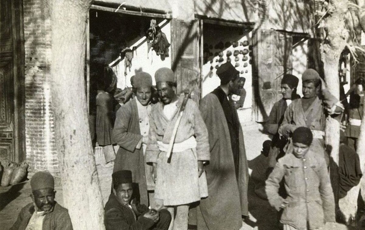 بیماری عجیب «هالوکس والگوس» در دوران قاجار که باعث تغییر شکل انگشتان پا می‌شد! +تصویر