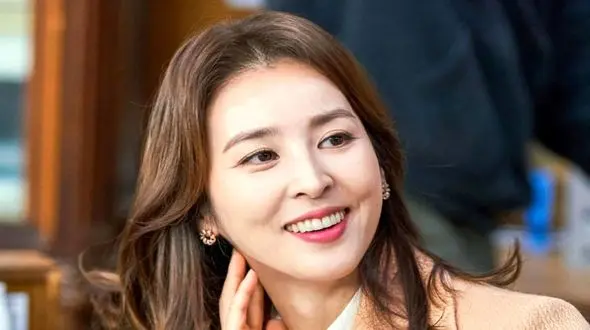 جدیدترین عکس‌های بانو سوسانو در 42 سالگی و در کنار همسر و دخترش/ چقدر کوچولوتر و بیبی‌فیس‌تر شده