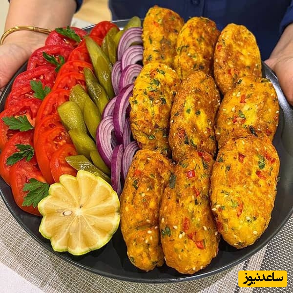 طرز تهیه کوکوی مرغ و پیازچه؛ یک شام سریع و مجلسی