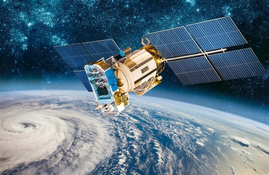 (ویدیو) از نخستین ماهواره تا امروز/ بشر تاکنون چه تعداد ماهواره به فضا ارسال کرده؟