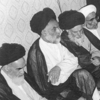 تصویری قدیمی ار یت الله جنتی درحضور امام خمینی