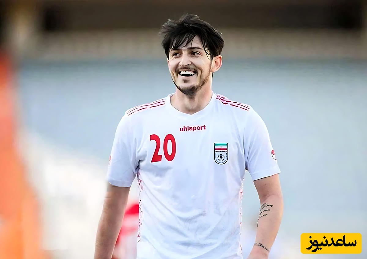 هنرنمایی سردار آزمون با پای شکسته با آهنگ معروف چشم دلم روشن این چه یاریه / خوشحالی سردار از برد تیم ملی + ویدیو