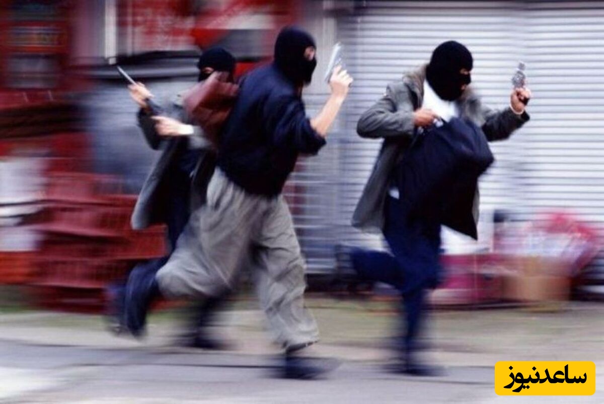 ترفند زیرکانه مرد راننده برای گریز از دست سارقان مسلح/ وقتی عقل بر اسلحه پیروز می شود