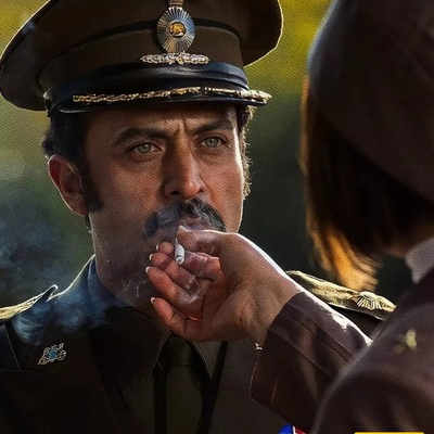 شاه پهلوی با پگاه آهنگرانی و مصطفی زمانی برگشت!