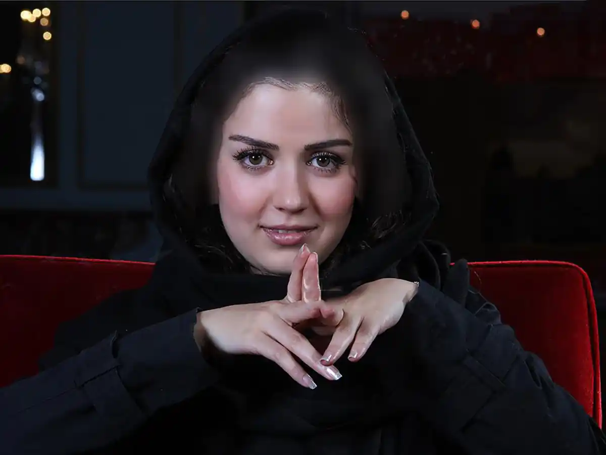 ژست هنری افسانه پاکرو با چهره‌ای که انگار زمان وایساده / چرا از وقتی یادمونه همین شکلیه، به نظرتون راز جاودانگیش چیه؟