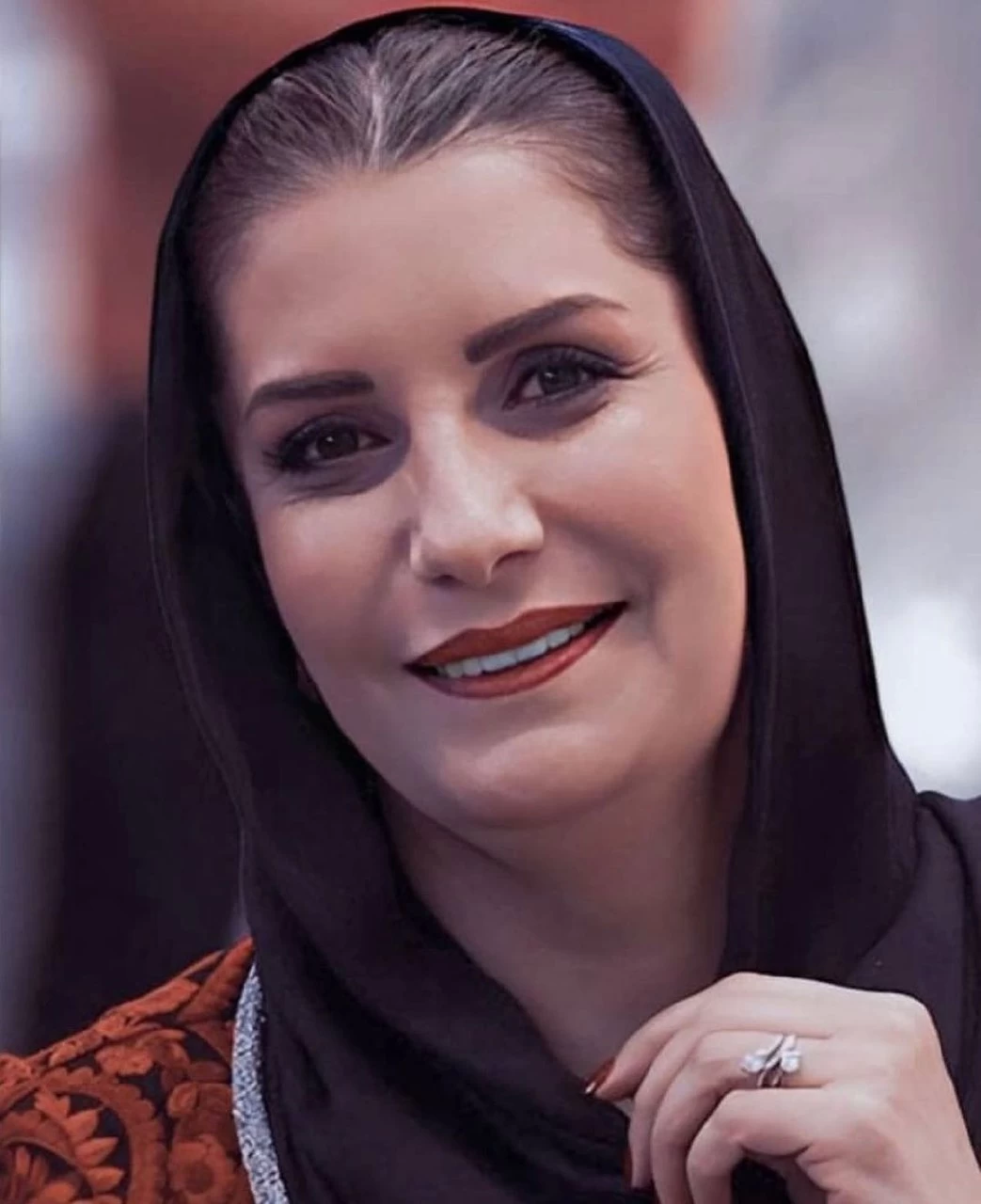 عکس هنری فریبا کوثری با شال دانتل بی نظیر