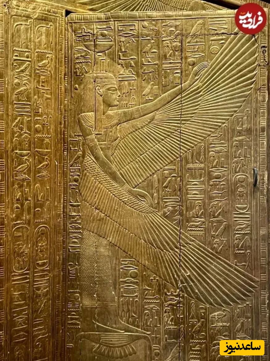 سه تابوت طلایی 