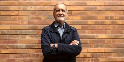 تاریخ را ورق بزنیم؛ تصویر جالبی که از آجودان رئیس‌جمهور در مراسم بدرقه پزشکیان به اولین سفر خارجی ثبت شد