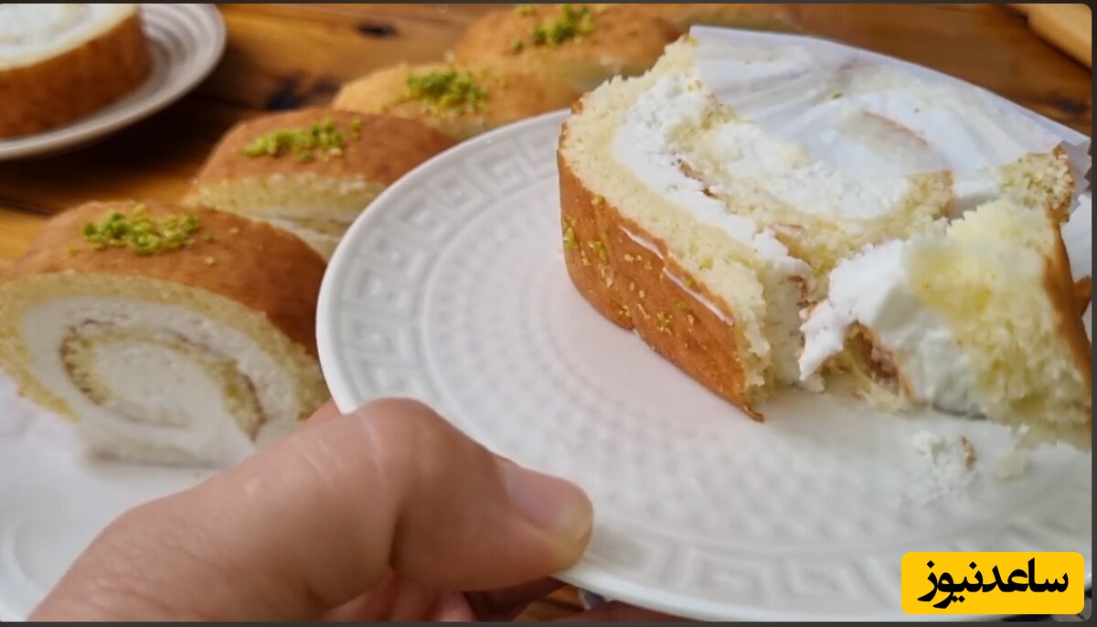 طرز تهیه رولت خامه‌ای نرم و لطیف با رسپی مخصوص قنادی‌های مشهور/ + ترفند تهیه خامه فرم گرفته در خانه