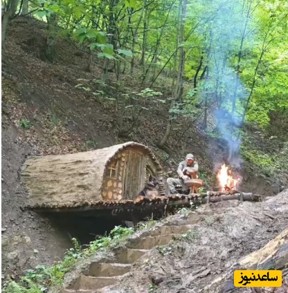 اگر خسته هستین این ویدیو خوراک شماست؛ ببینید این مرد چطور از هیچ، یک شاهکار چوبی در جنگل خلق می‌کند😍+فیلم