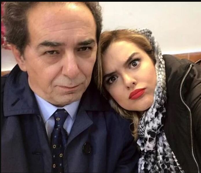 دنیا مدنی و پدرش