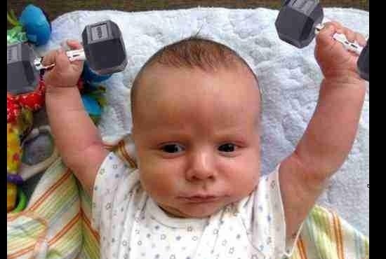 خلاقیت خنده دار پدر و مادر ایرانی برای تبدیل فرزندشان به هادی چوپان +عکس/ این کار فقط از دست یه ایرانی برمیاد