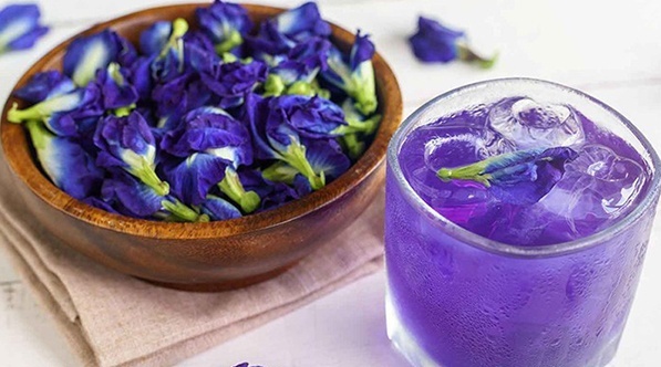 ماسک موی خانگی با گل ختمی؛ موهایی درخشان و سالم با نسخه‌ای طبیعی