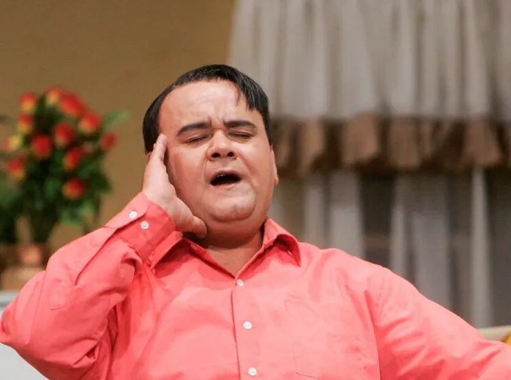 واکنش اکبر عبدی وقتی صدای چاوشی را در ماشین دخترش شنید: محسن چاوشی به جوانان «بنزین» می‌زند!