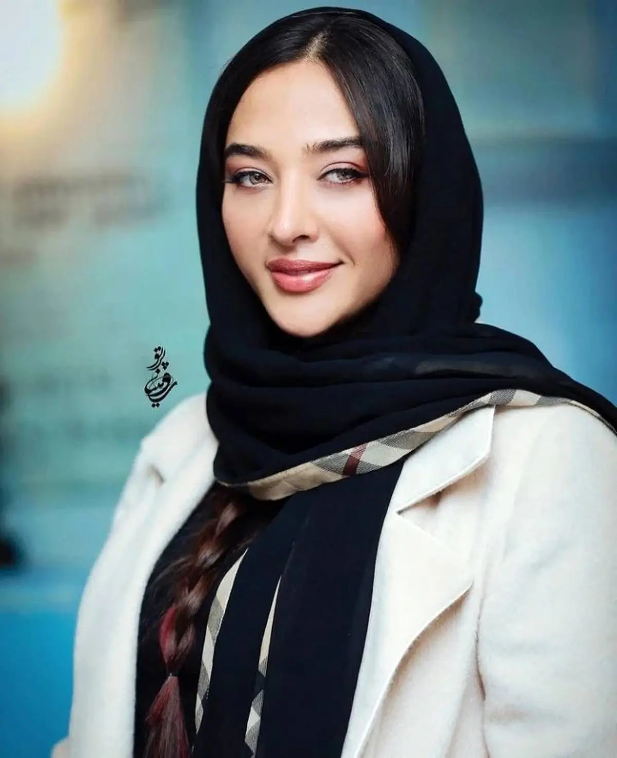 خوشگذرانی آناهیتا درگاهی با استایل گاوچرانی و کت چرم مشکی در خارج با کشتی شخصی + عکس