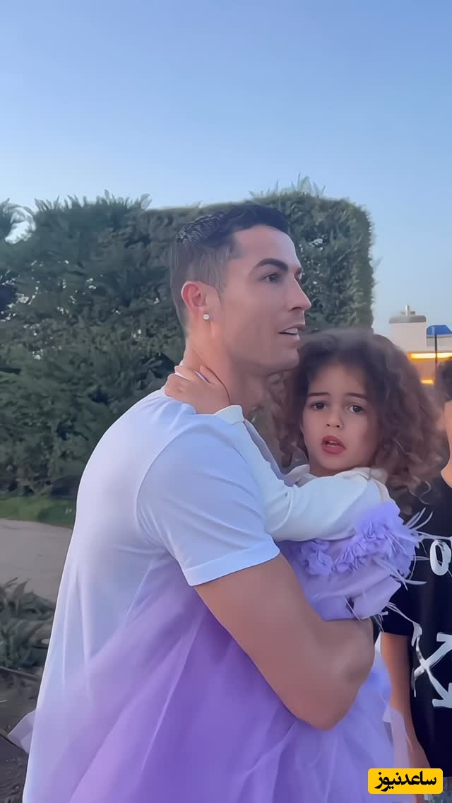 لحظه به یادماندنی سورپرایز شدن رونالدو از کادو گران قیمت جورجینا +فیلم/چه ذوقی کرد ابر ستاره فوتبال