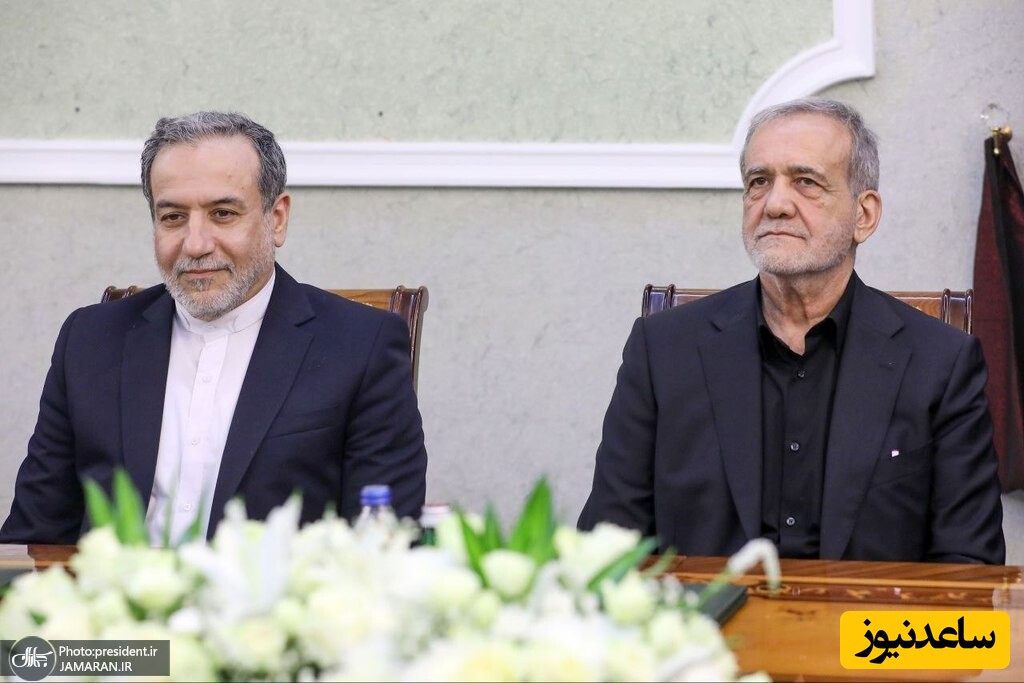 از مزایای داشتن رئیس‌جمهور فوتبالیست؛ پاس پزشکیان به عراقچی/ وقتی رئیس‌جمهور از تاکتیک فوتبال در سیاست استفاده می‌کند+ویدیو