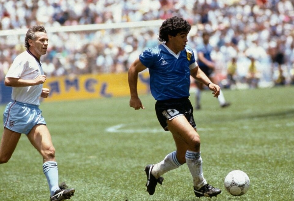 از نیمه زمین تا تاریخ: گل قرن روی سکه نقره‌ای