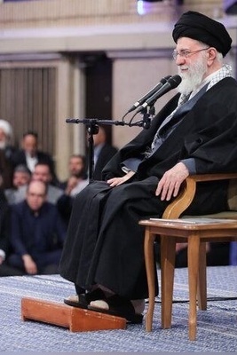 چرا رهبر انقلاب دیروز ناو آمریکایی را به غرق شدن تهدید کردند؟