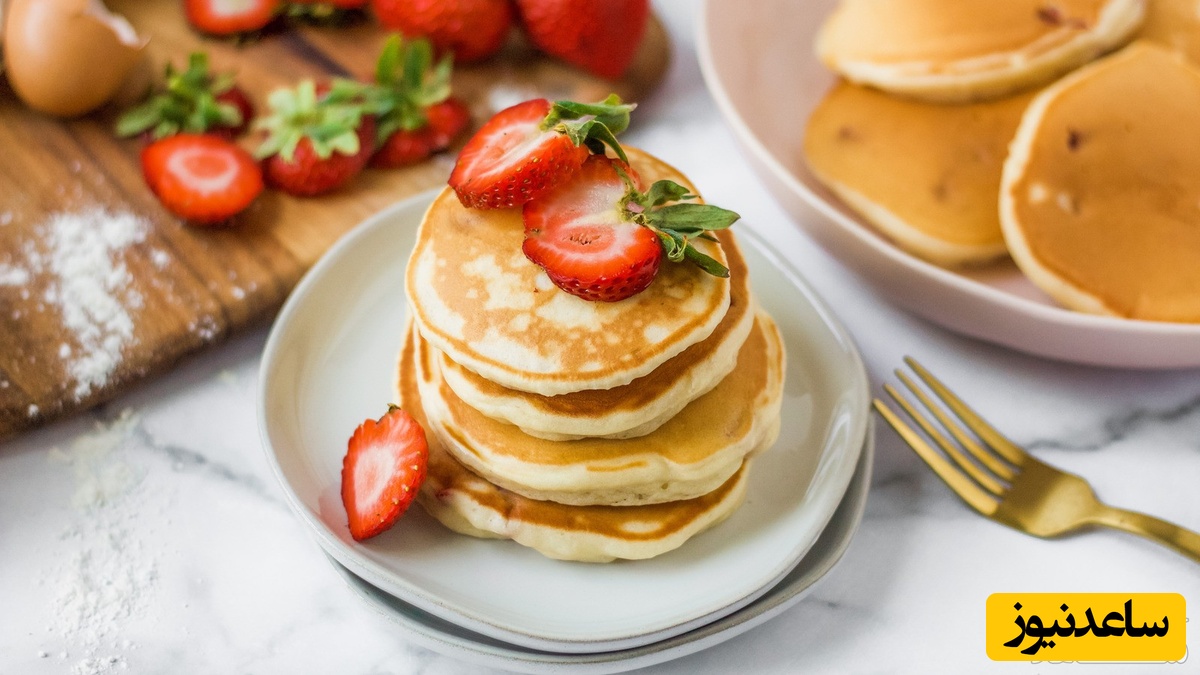 روش پخت پنکیک توت فرنگی لذیذ و خوشمزه که نظیرش رو نخوردی+ فیلم