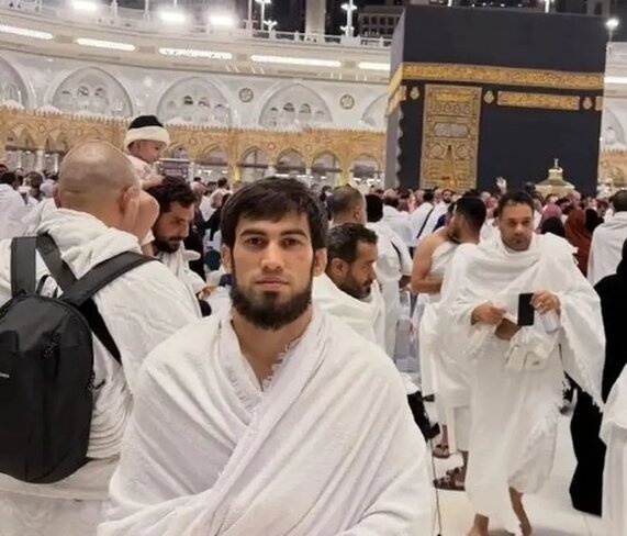 تصمیمی غیرمنتظره از رقیب عموزاد؛ تغییر کشور و یک سفر خاص