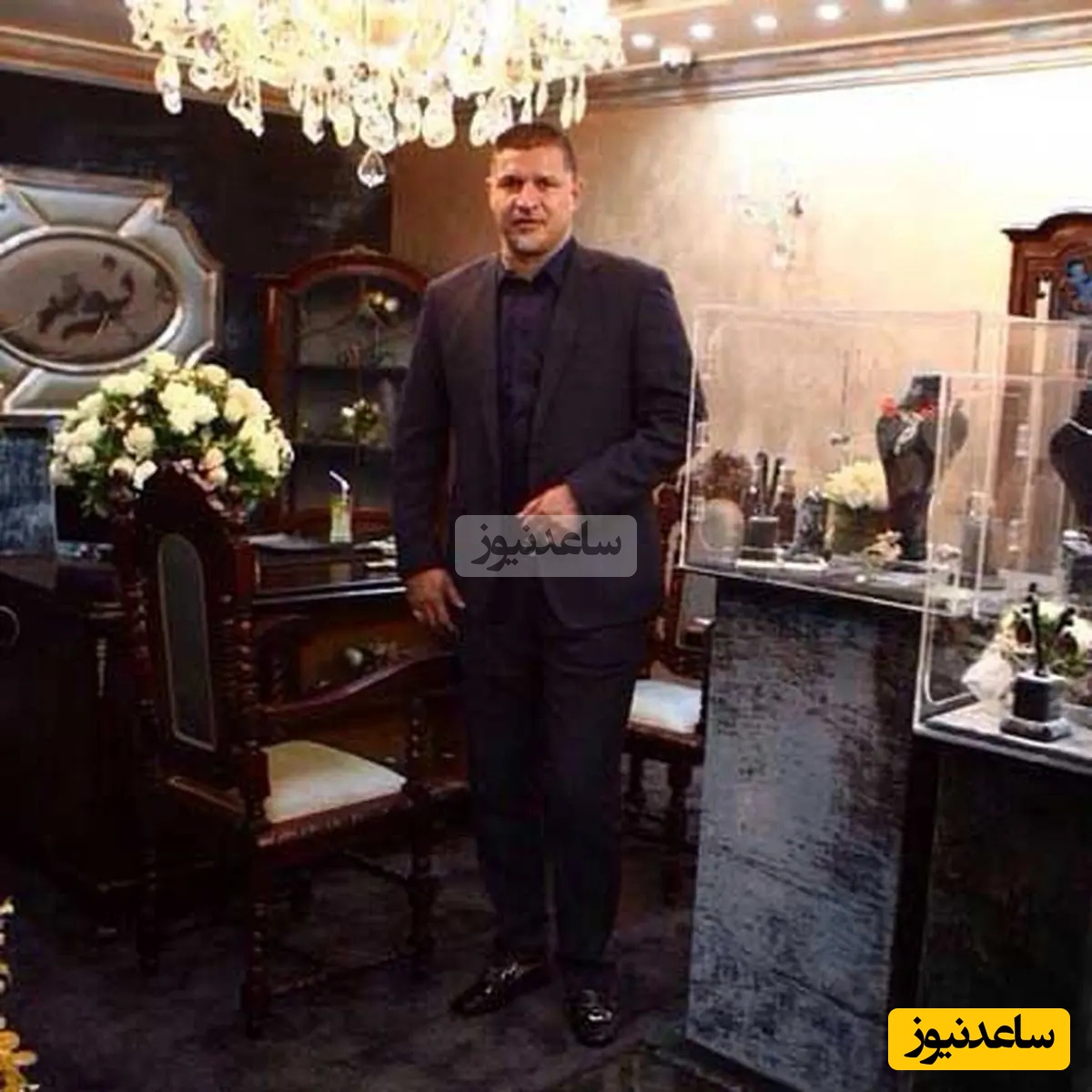 نگاهی به چیدمان جواهرفروشی لوکس علی دایی با طراحی شاهانه و مُد روز به سلیقه همسر ستاره فوتبال ایران در الهیه/ متفاوت و خاص+عکس