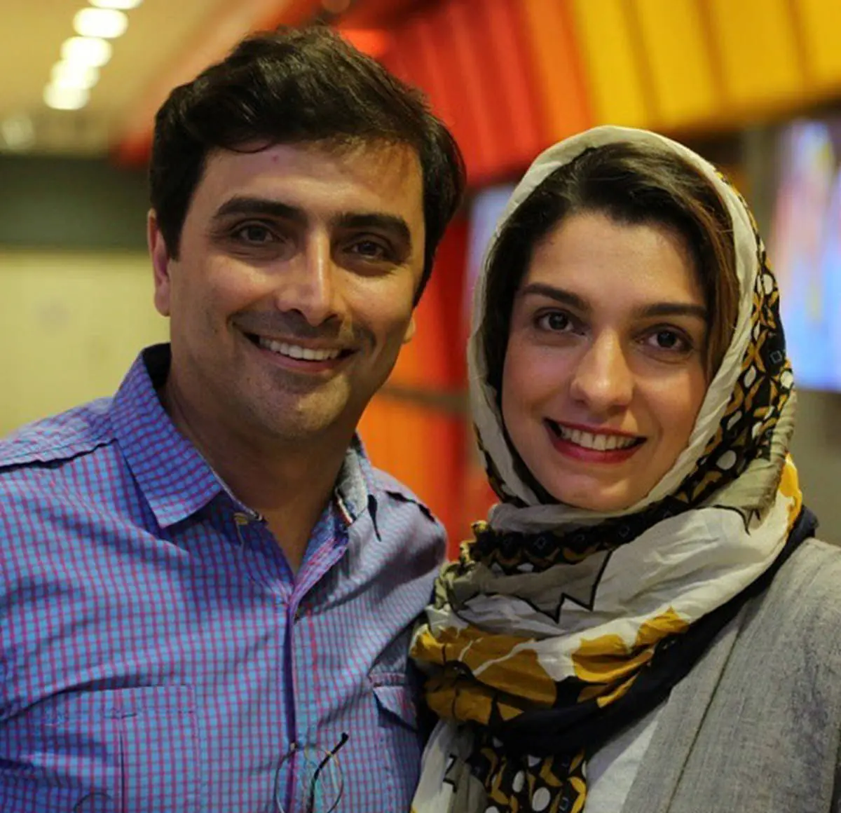 امین زندگانی: شبی که الیکا رفت خندوانه برای استندآپ، تاکسی دربست گرفتم برم بازار آقای مسنی گفت خندوانه میبینی گفتم بله گفت یه خانم میگه 30 نفر آدم میخندن این خانوما شوهراشون خیلی بی‌غیرتن