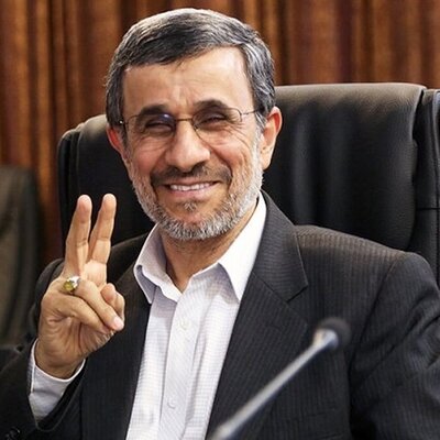 جذابیت آتشین احمدی نژاد در ظاهر باربی؛ حماسه ای دیگر از هوش مصنوعی/ یکم کاریزما ببینیم😍 +عکس