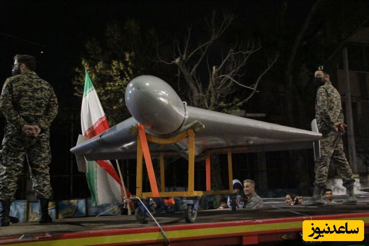 ببینید| رجز شبانه مردم تبریز بر بال‌ پهپادهای شاهد 136 در میدان ساعت