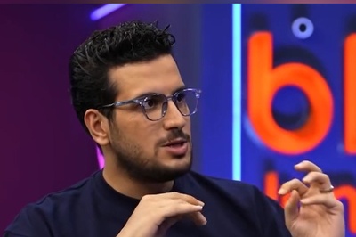 امیرحسین قیاسی مهمانش را با سرباز هخامنشی اشتباه گرفت! «قیافه‌ات دقیقاً شبیه سربازای تخت‌جمشیده!»
